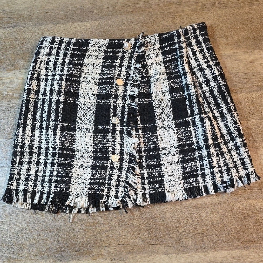 Pink Lily-Black and White Textured Skirt- Size 2XL